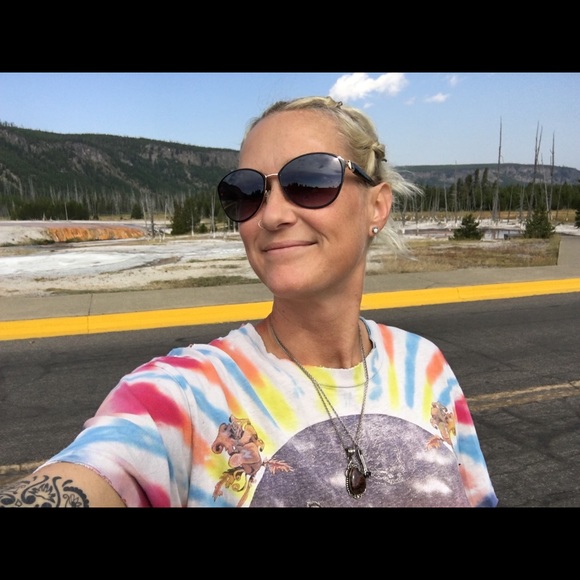 Meet your Posher, Michelle - Picture 3 of 5